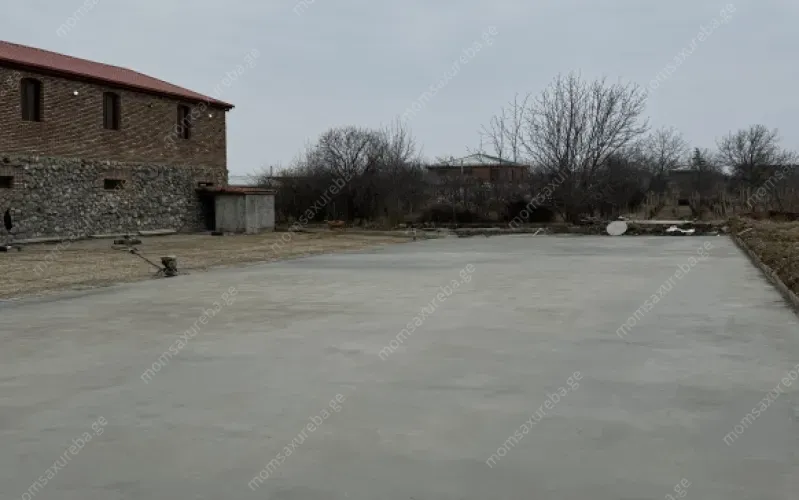 ბეტონის იატაკის დასხმა მოპრიალება