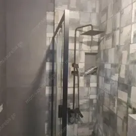 კაფელ მეტლახის ხელოსანი