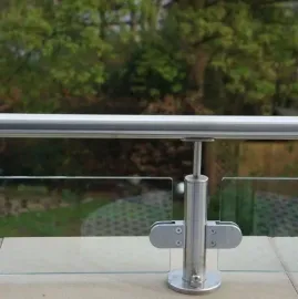 შუშის მოაჯირის დაყენება