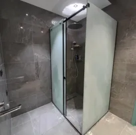 აბაზანის შემინვა