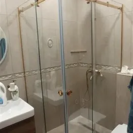 აბაზანის შემინვა