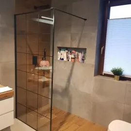 აბაზანის შემინვა