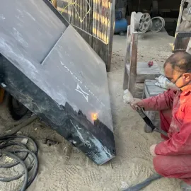 ბასეინების დასუფთავება, სასაწყობე ფართების დასუფთავება, მოხეხვა და ხსნარებით დამუშავება. ეზოების დასუფთავება