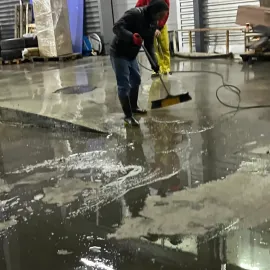 ბასეინების დასუფთავება, სასაწყობე ფართების დასუფთავება, მოხეხვა და ხსნარებით დამუშავება. ეზოების დასუფთავება