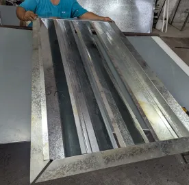 თუნუქის დამუშავება,სახურავის აქსესუარები,ჟოლობი,პარაპეტი,შეფუთვები.