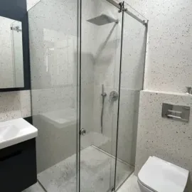  შუშის მოაჯირები / საშხაპე კაბინები