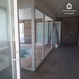 მეტალოპლასტმასის სისტემები თანამედროვე დიზაინით