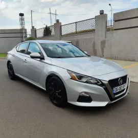 ავტომობილების გაქირავება