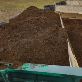 შავი მიწა და ასევე დამწვარი საქონლის ნაკელი მოტანით