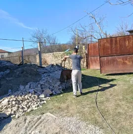 ეზოების გასუფთავება