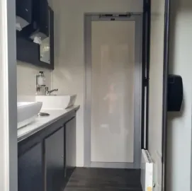 VIP კლასის მობილური სველი წერტილები Luxury Mobile Toilets