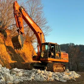 ქირავდება ექსკავატორი