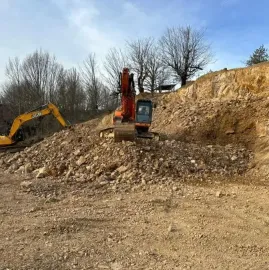 ქირავდება ექსკავატორი ოპერატორით