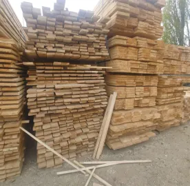 ფიჭვის ხის მასალა