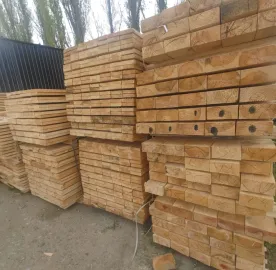 ფიჭვის ხის მასალა