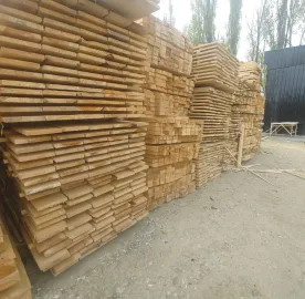 ფიჭვის ხის მასალა