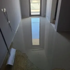 თვითსწორებადი იატაკი