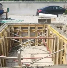 მშენებელი