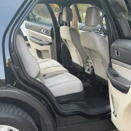ქირავდება 2017 Jeep Cherokee და 2019 Ford Explorer