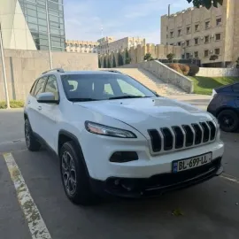 ქირავდება 2017 Jeep Cherokee და 2019 Ford Explorer