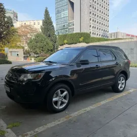 ქირავდება 2017 Jeep Cherokee და 2019 Ford Explorer