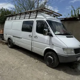 ავეჯისა და ტვირთის გადაზიდვა