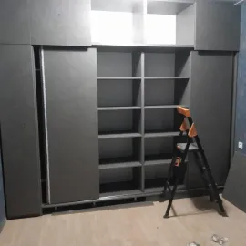 ვამზადებ ავეჯს