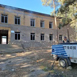 ფასადის და მეტალის სილაჭავლით წმენდა