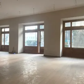 ქირავდება საოფისე კომერციული ფართი, სოლოლაკში ათონელის ქუჩაზე, 