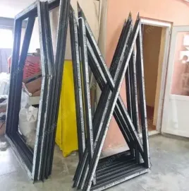 სლაიდ კარებები