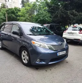 ავტომობილები და მინივენები