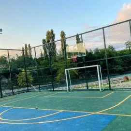 მონოლითური კაუჩუკის საფარი, საბავშვო ატრაქციონები