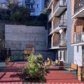 მონოლითური კაუჩუკის საფარი, საბავშვო ატრაქციონები
