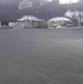 ბეტონის სამრეწველო იატაკის დასხმა-მოპირიალება