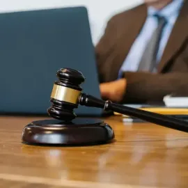 რა უნდა ვიცოდეთ იურისტის არჩევისას?