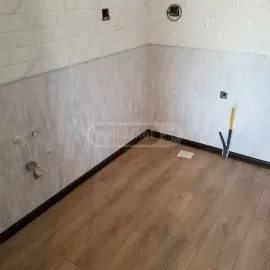 ლამინატის დაგება