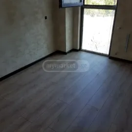 ლამინატის დაგება