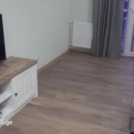 ვასრულებ სარემონტო სამუშაოებს