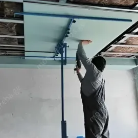 თაბაშირ მუყაოს (გიფსოკარდონის) ხელოსანი