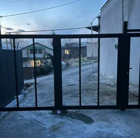 რკინის მოაჯირებისა და მეტალის კონსტრუქციების დამზადება-მონტაჟი