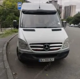 მიკროავტობუსის მომსახურება