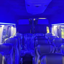 ქირავდება მძღოლთან ერთად