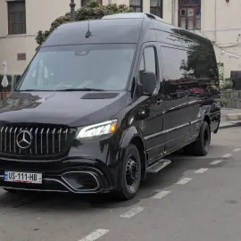 ქირავდება მძღოლთან ერთად