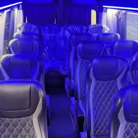 ქირავდება მძღოლთან ერთად