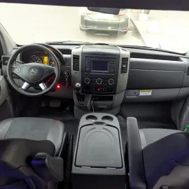 ქირავდება მძღოლთან ერთად