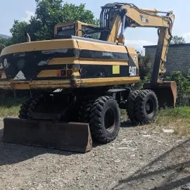 ქირავდება ექსკავატორი 