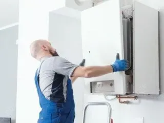 ცენტრალური გათბობის ქვაბის ხელოსანი